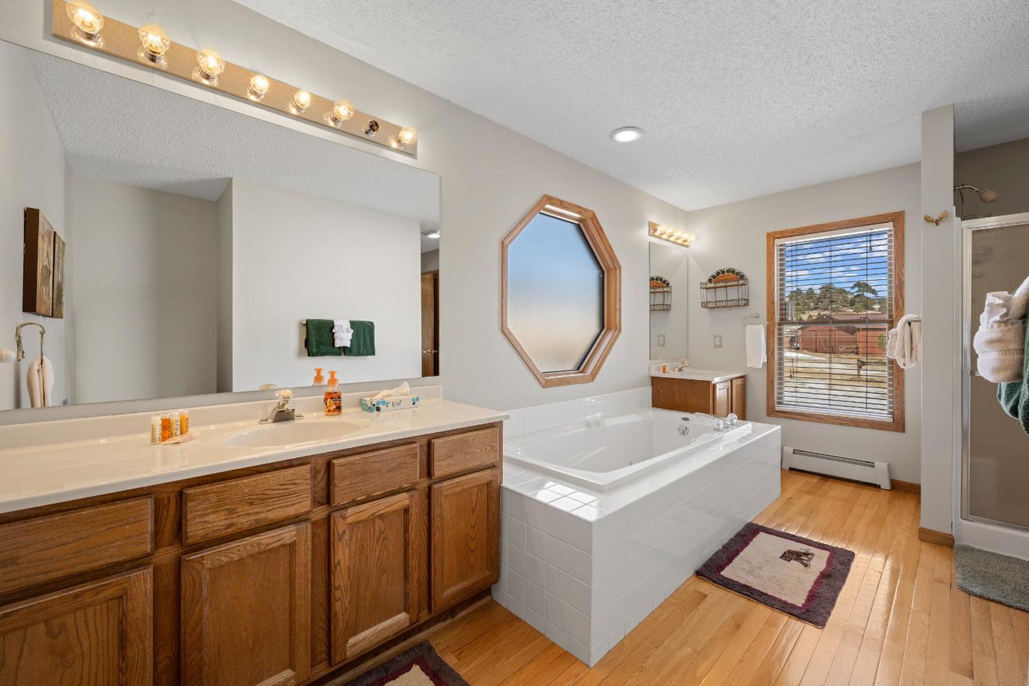 Lily Mountain Lodge - Amazing Mountains Views, Private Hot Tub, Great Location Estes Park Room photo
